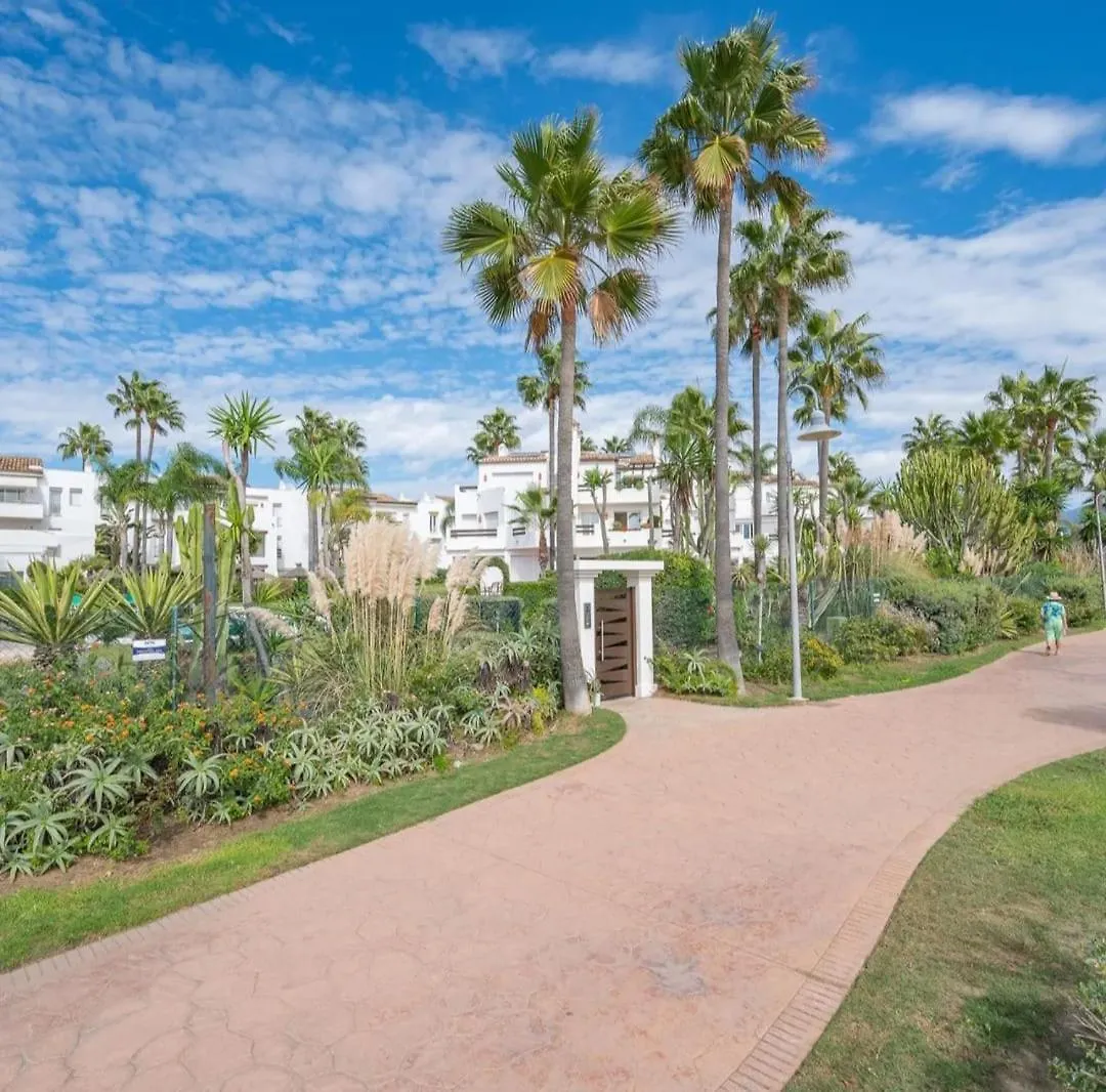 Beachside Apartment Costalita Sol - Huge Terrace & Pool 에스테포나