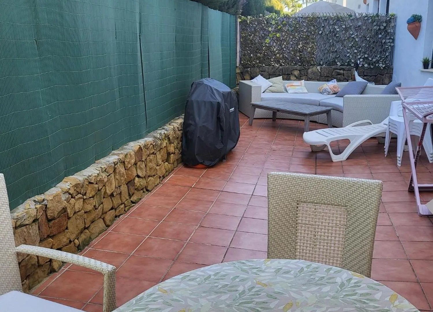 Beachside Apartment Costalita Sol - Huge Terrace & Pool 에스테포나 0*,  스페인
